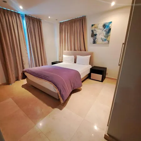 Appart hôtel Aphrodite Plaza *