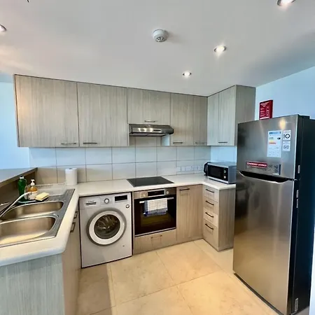 Aphrodite Plaza لارنكا