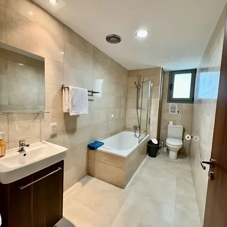 شقة فندقية Aphrodite Plaza 4*