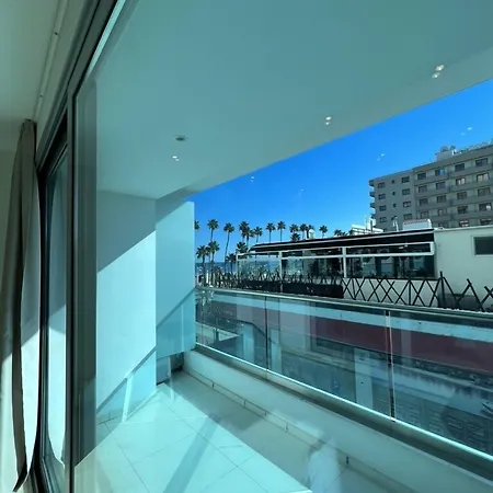 شقة فندقية Aphrodite Plaza 4*