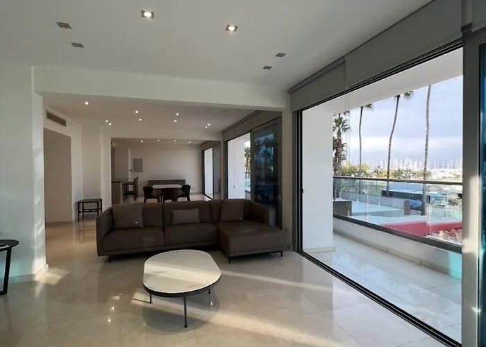 Aphrodite Plaza 4* Larnaka