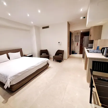 Aphrodite Plaza * Larnaca
