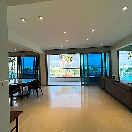 Aphrodite Plaza Hotel apartamentowy Larnaca