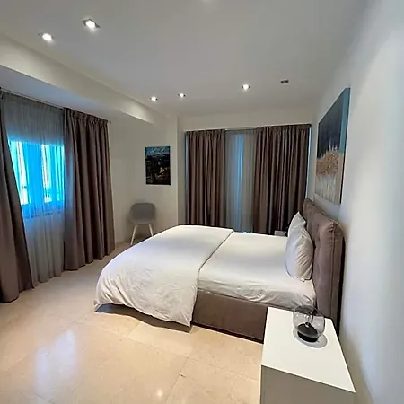 Aphrodite Plaza 4*