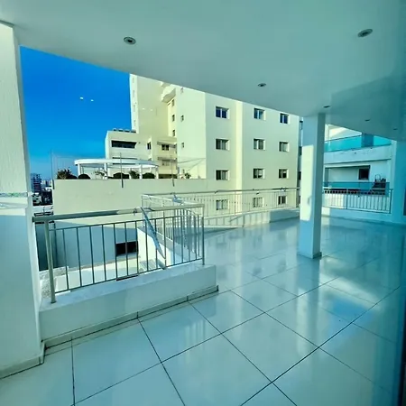 Aphrodite Plaza 公寓式酒店