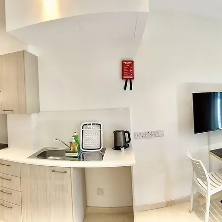Aphrodite Plaza 公寓式酒店 4*