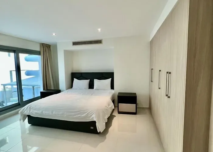 Aphrodite Plaza Apartmanhotel Lárnaka