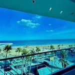 Aphrodite Plaza מלון דירות 4*