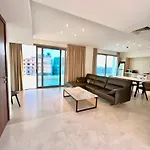 Aphrodite Plaza מלון דירות לרנקה