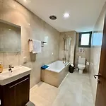 מלון דירות Aphrodite Plaza 4*