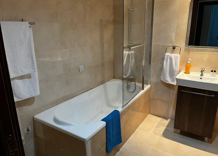 Aphrodite Plaza מלון דירות 4*